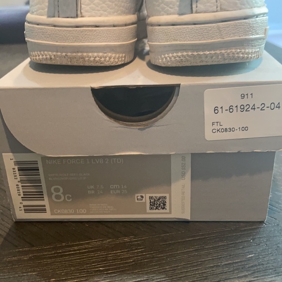 Nike Toddler Sneakers - Picture 8 of 9